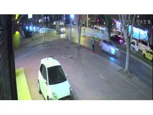 ANTALYA’DA HALK OTOBÜSÜNÜN YAYAYA ÇARPTIĞI KAZANIN GÜVENLİK KAMERASI ORTAYA ÇIKTI