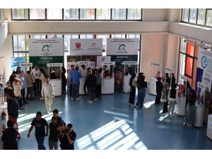 ADANA SANAYİ KAMPÜSÜ’NDE İSTİHDAM FUARI BAŞLADI: 55 FİRMA İŞ ARAYAN VATANDAŞLARLA DOĞRUDAN GÖRÜŞECEK