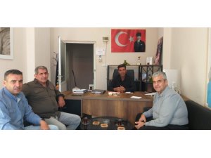 AKDENİZ’DE MUHTARLIK İŞLERİ MÜDÜRLÜĞÜ, MAHALLELERİN SORUNLARINI SAHADA DİNLİYOR