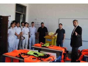 MERSİNLİ GENÇ DENİZCİLER ERASMUS STAJI İÇİN İTALYA YOLCUSU