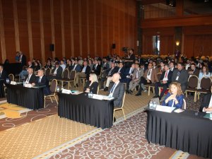 PLASTİK CERRAHİNİN ÖNDE GELEN UZMANLARI BULUŞTU