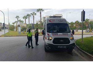 MANAVGAT’TA DEVRİLEN MOTOSİKLETİN SÜRÜCÜSÜ YARALANDI