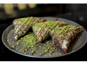 PATENTLİ LEZZET ’ADANA BOMBASI’ YOK SATIYOR