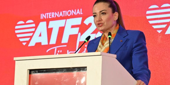 ÖZDEMİR, ANTALYA TURİZM FUARI'NDA