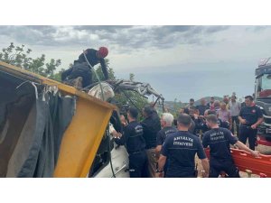ALANYA’DA FRENİ BOŞALAN KUM YÜKLÜ KAMYON DEHŞETİ: 1 ÖLÜ, 1 YARALI