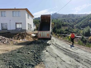ONİKİŞUBAT’IN 10 KIRSAL MAHALLESİNDE ULAŞIM AĞI GÜÇLENİYOR