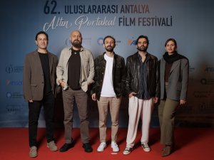FESTİVALDE KIRMIZI HALI HEYECANI