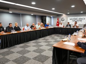 ÇİÇEKTE MALİYETLER YÜKSELDİ, FİYAT DÜŞTÜ, PAZAR DARALDI