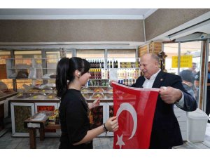BAŞKAN DEMİRÇALI:" BAYRAĞIMIZ, BİRLİK VE BERABERLİĞİMİZİN EN GÜÇLÜ SİMGESİDİR"