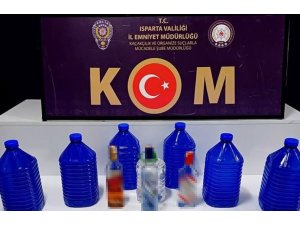 ISPARTA’DA 33,5 LİTRE KAÇAK ALKOL VE ELEKTRONİK CİHAZ YAKALANDI