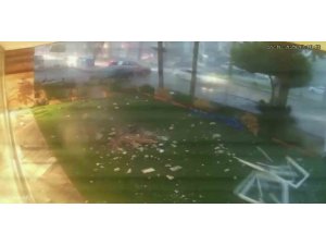 TONLARCA AĞIRLIKTAKİ ÇATININ FIRTINADA UÇTUĞU ANLAR KAMERADA