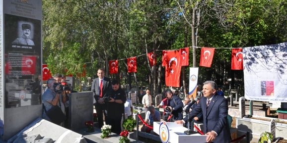 MUSTAFA ERTUĞRUL AKER’İN ANIT MEZARI TÖRENLE AÇILDI
