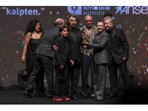 62. ALTIN PORTAKAL’A ‘TAVŞAN İMPARATORLUĞU’ 7 ÖDÜLLE DAMGA VURDU