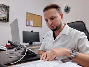 TEKNOLOJİ YENİ DURUŞ BOZUKLUKLARI GETİRDİ