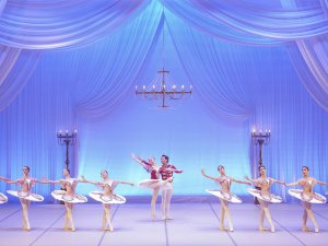 ANDOB'TAN 'PAQUİTA VE BİR YAZ GECESİ RÜYASI'