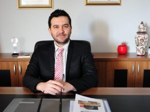 KAYABAŞ'TAN HÜKÜMETE SERT ELEŞTİRİ