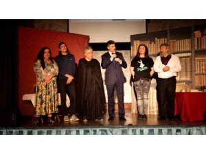 MERSİN’DE GENÇLER MADDE BAĞIMLILIĞINA KARŞI TİYATRO İLE BİLİNÇLENİYOR