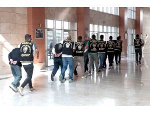 ANTALYA’DA İŞ YERİNE ZARAR VEREN 10 ŞAHIS TUTUKLANDI