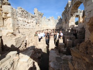 REKTÖR ÖZKAN PATARA ANTİK KENTİ'NDE