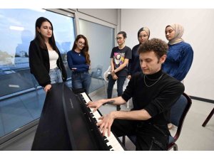 MERSİN’DE ÜCRETSİZ ENSTRÜMAN KURSLARINA YOĞUN İLGİ