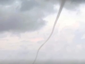 DENİZDE HORTUMLAR OLUŞTU