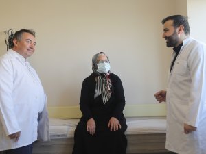 EŞİNİN BÖBREĞİYLE HAYATA TUTUNDU