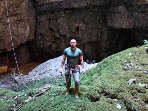 90 METRELİK OBRUĞA İNDİ