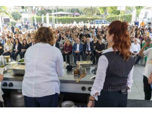 BAŞKAN SEÇER, TARSUS’TAKİ FESTİVALDE ’GASTRONOMİ SHOW’A KATILDI