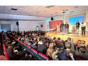 MERSİN’DE ’MADDE BAĞIMLILIĞI’ KONULU TİYATRO BÜYÜK İLGİ GÖRDÜ