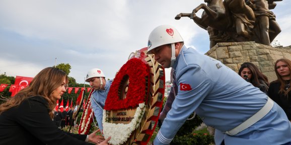 BAŞKAN VEKİLİ ÖZDEMİR ANMA TÖRENLERİNE KATILDI