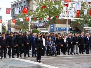 BAŞKAN VEKİLİ ÖZDEMİR ANMA TÖRENLERİNE KATILDI
