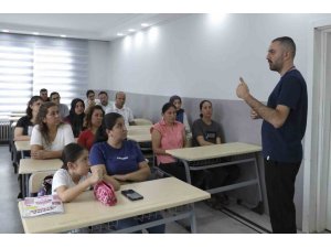 MERSİN’DE VELİLER EĞİTİM SÜRECİNE DAİR BİLGİLENDİRİLDİ