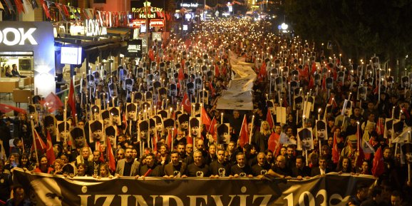 MURATPAŞA'DA BİNLERCE VATANDAŞ ATA'YA SAYGI YÜRÜYÜŞÜNDE BULUŞTU