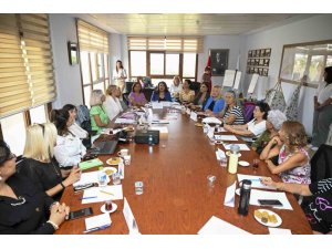 MERSİN’DE KADINLARIN SÖZÜ KENT YÖNETİMİNİ ŞEKİLLENDİRİYOR