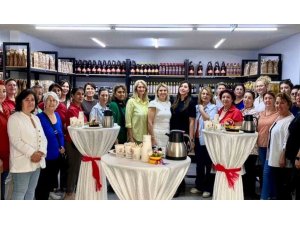 MURATPAŞA’DA KADIN DAYANIŞMASI BÜYÜYOR