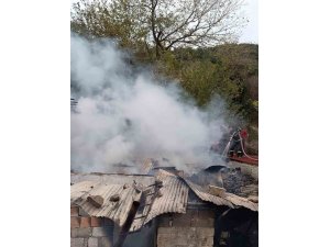 YAYLADAĞI’NDA METRUK EV YANGINI