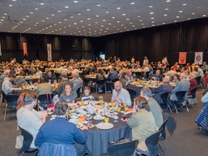 JEOLOJİ MÜHENDİSLERİ HİZMET PLAKETİ TÖRENİ'NDE BULUŞTU