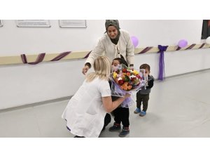 PREMATÜRE DOĞAN OĞUZHAN’DAN HAYATINI KURTARAN DOKTORA ZİYARET