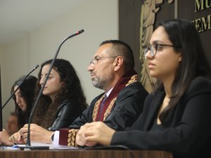 ÖĞRENCİLER FARAZİ BİR DURUŞMA GERÇEKLEŞTİRDİLER