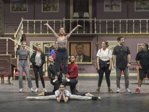 ‘DİNO ORMANI’ SAHNEYE ÇIKIYOR!