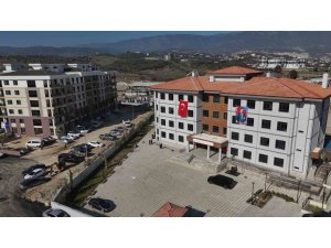 İŞ BANKASI’NDAN DEPREMİN YARALARININ SARILDIĞI HATAY’A EĞİTİM DESTEĞİ