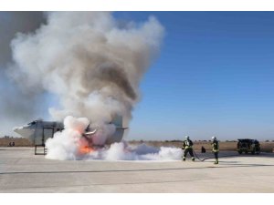 ÇUKUROVA HAVALİMANI’NDA UÇAK KAZASI TATBİKATI GERÇEĞİNİ ARATMADI
