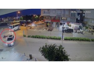 ARACIYLA ‘U’ DÖNÜŞÜ YAPAN SÜRÜCÜNÜN KARARSIZLIĞI MOTOSİKLET SÜRÜCÜSÜNÜ HASTANELİK ETTİ