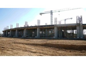 KAHRAMANMARAŞ STADYUMU YÜKSELİYOR