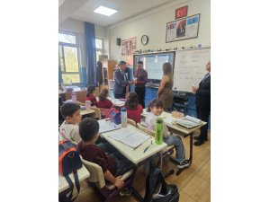 TAKDİR TOPLAYAN DAVRANIŞ: HEDİYE KABUL ETMEYEN ÖĞRETMENLERİNİN ADINA TEKERLEKLİ SANDALYE DESTEĞİNDE BULUNDULAR