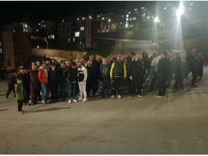 VATANDAŞLAR DEPREM KONUTLARI ÇEVRESİNDE GÜVENLİK TEDBİRLERİNİN ARTIRILMASINI İSTEDİ