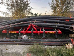 JANDARMA ÇALINAN TARIM ALETLERİNİ BULDU, ŞÜPHELİ TUTUKLANDI