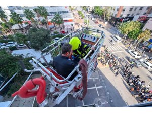 MERSİN’DE İŞ MERKEZİNDE YANGIN VE KURTARMA TATBİKATI YAPILDI