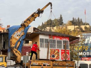 ÇİĞKÖFTEYE DETERJAN KABIYLA SOS DÖKEN ESNAFA 250 BİN TL CEZA: İŞ YERİ KAPATILIP KALDIRILDI