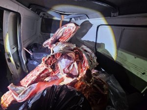 MİNİBÜSTE MENŞEİ BELİRSİZ 1 TON KIRMIZI ET ELE GEÇİRİLDİ